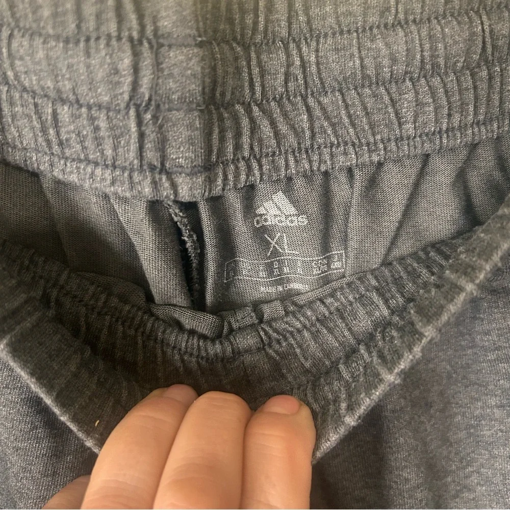 Adidas shorts size XL grey/black EUC‎